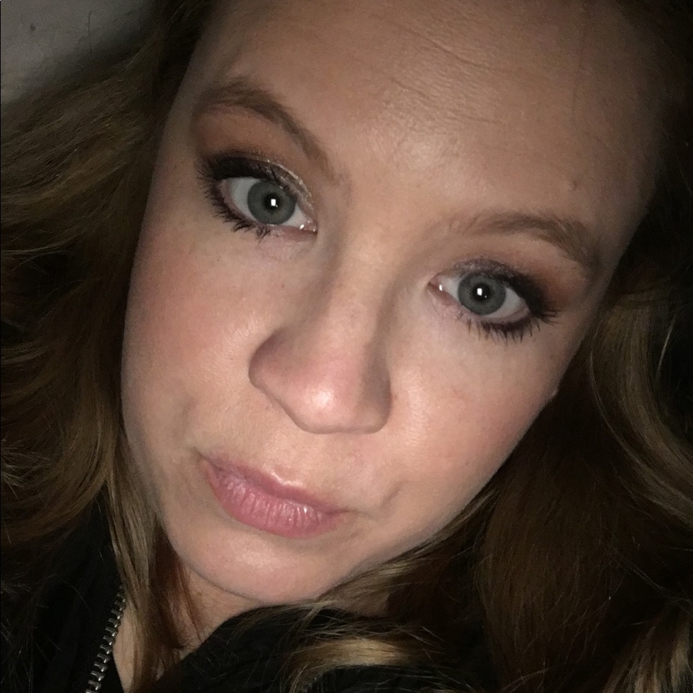 Meet your Posher, Melissa